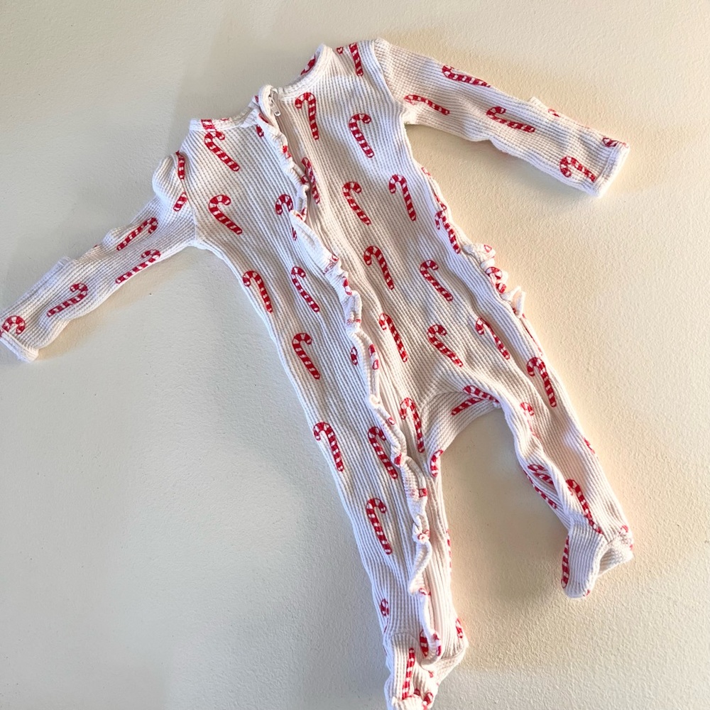 SpearmintLOVE Organic Waffle Ruffle Zip Footie - Candy Cane